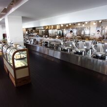 朝食はビュッフェスタイル。