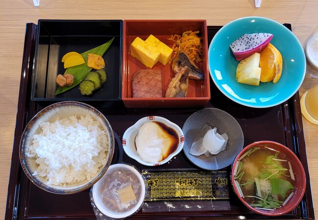 室内で食べるもよし、外でBBQもよし