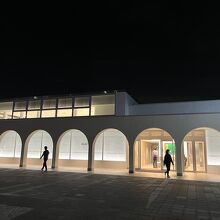 デラックストイレ