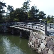 昔の姿へと復元された橋