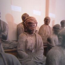 五百羅漢寺に伝わる仏像群です。江戸時代初期に独力で彫った仏像