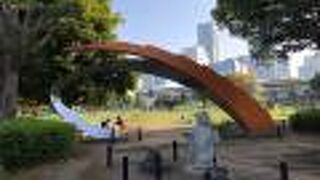 虹の架け橋をイメージ