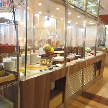 朝食はオアシスにて