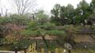 参道の途中にあります