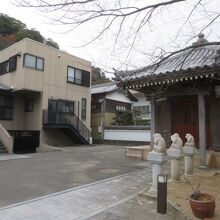 見ざる・言わざる・聞かざるのお猿です