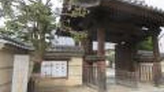 金龍寺の向かいです