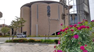 酒蔵をイメージした建物