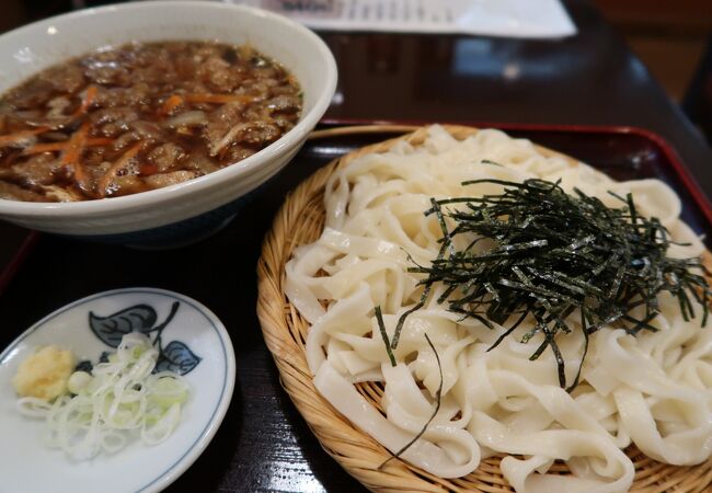 夏はおざら(冷たいほうとう)も味わえます