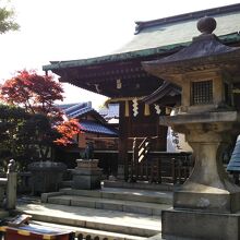 雰囲気のある社殿です