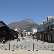 由布見通りの由布岳