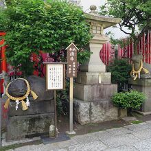 左手の撫牛は1852年に奉納されたもの…など見所が多いです