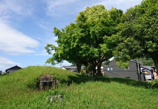 住宅街にある古墳