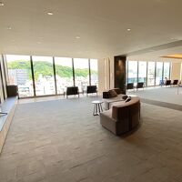 広々としたロビー