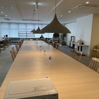 フロント前にフリースペースがある