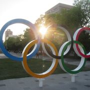 急遽、またオリンピック・シンボルが登場（西11丁目）