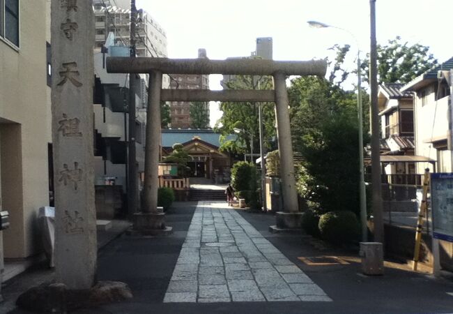 立会川駅南側の神社