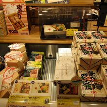 各地の駅弁が揃っています