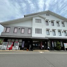 紀州漆器の展示販売をしています