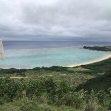 晴れた日は青い海と空が広がります