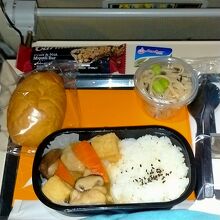 2枚目の機内食