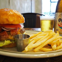 くんちゃまベーコンチーズバーガー