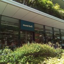 モンベル (東京京橋店)