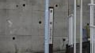 よみせ通りから、東の方向に歩いていくと、蛍坂がありました。