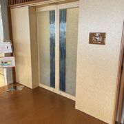 入り口も狭いし改装されないかな