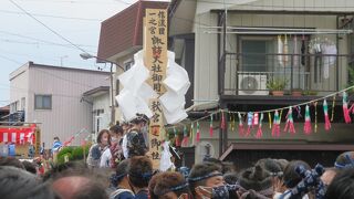 御柱祭の迫力にタジタジ