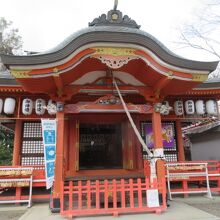 神社前の