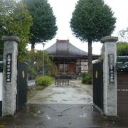 芳林寺は、曹洞宗の寺院で、太田道灌の墓所があり、歴史的に興味を覚える場所です。