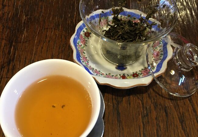 関帝廟近くの可愛い中国茶