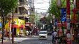 中華街にある10基の門の中でも、賑やかな場所にある門の一つです。