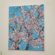お花見気分の　ダミアン・・ハースト　桜