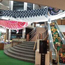 ロビーにはこいのぼりと五月人形が飾られていました。