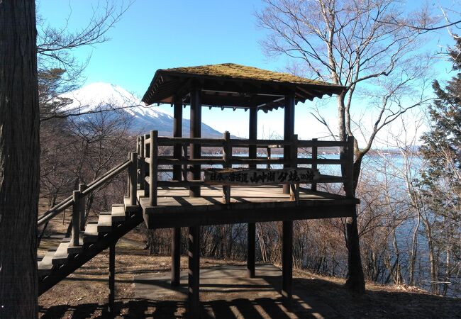 旭日丘湖畔公園にあります。