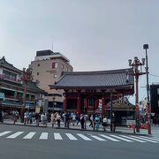 珍しい三社祭時の雷門の風景