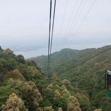 ロープウェイからの景色、瀬戸内海の島々が見渡せる