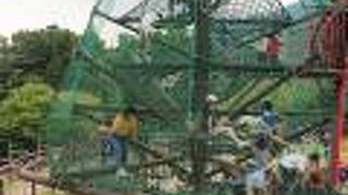 宮が瀬湖の下の広大な公演　あいかわ公園