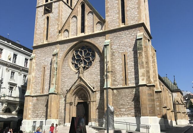 サラエボの中では最も大きなキリスト教の教会