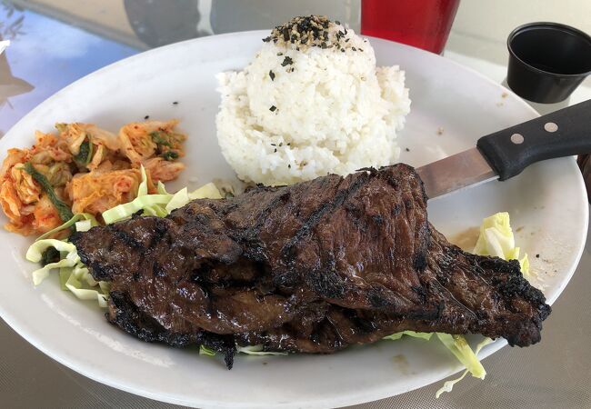 テラス席で風を感じてのんびりランチ