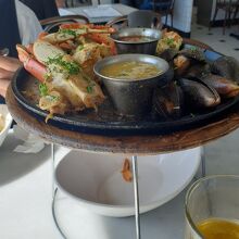 かにとシーフードの焼きプレートです