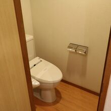 トイレはウォシュレット付き