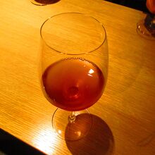 グラスワインは￥1000前後