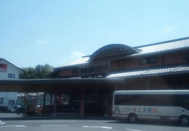 安来駅に隣接した観光案内所