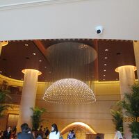 ゴージャスなロビーのシャンデリア