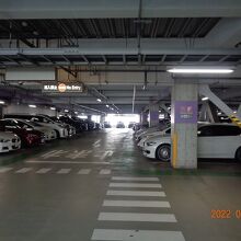 この正面に停めたと写真を撮っておきました。