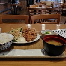 チキン南蛮定食８００円。