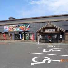 市場の入り口付近
