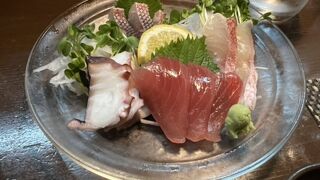 もずく酢、海ぶどう、刺身4点盛りを泡盛古酒で！